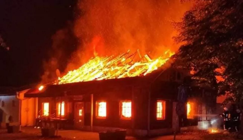 Izgorio noćni klub u Valpovu