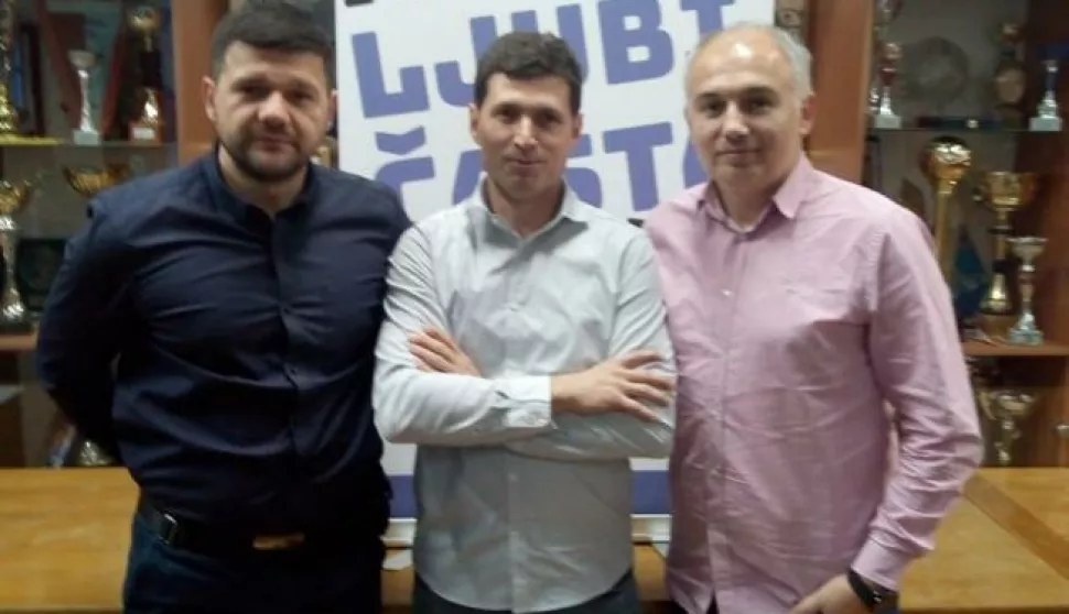 Novi predsjednik Mario Iličić (u sredini) te dopredsjednici Goran Kovačević (lijevo) i Igor Višević (desno)
