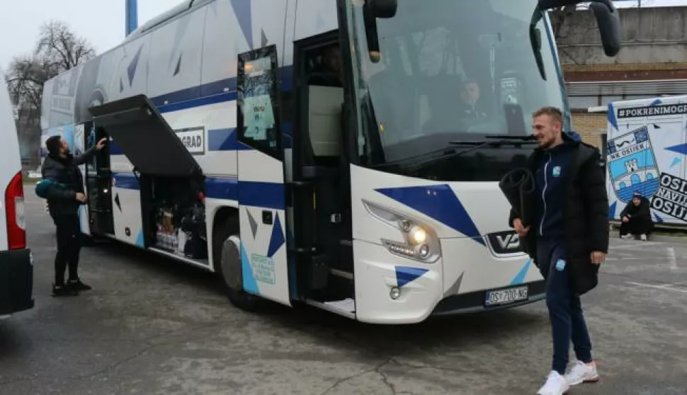 Nogometaši Osijeka jučer su se uputili u Poreč na drugi dio priprema
