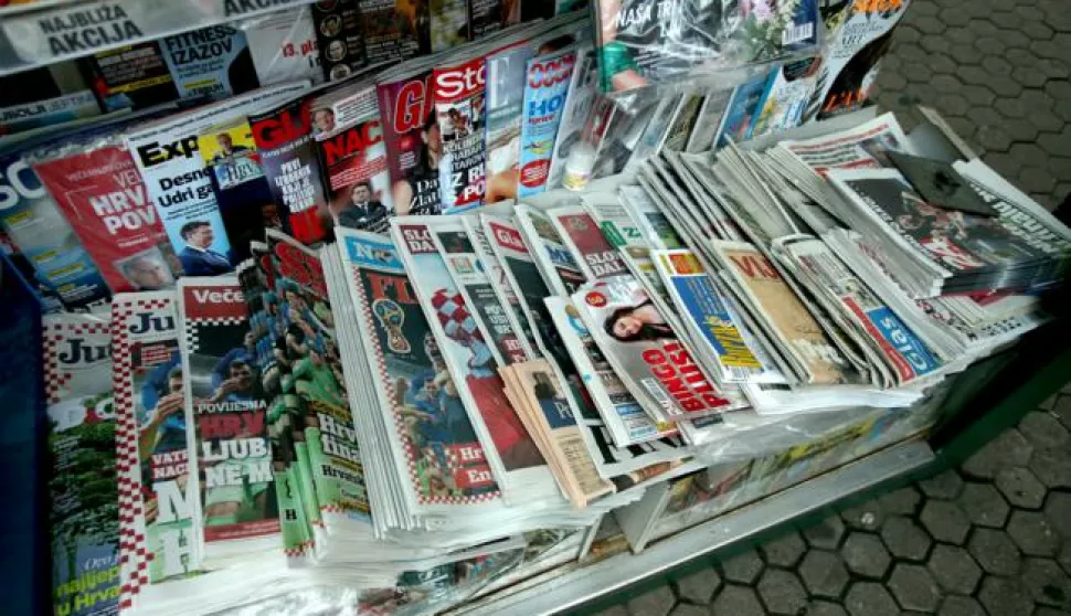 12.07.2018., Zagreb - Dnevne novine "vriste" sa kioska u sredistu grada. Prodavaonice tiskovina po rijecima prodavaca biljeze povecani broj prodanih primjeraka dnevnih novina sa naslovnicama jucerasnjeg podviga Hrvatske reprezentacije u Rusiji.Photo: Sanjin Strukic/PIXSELL