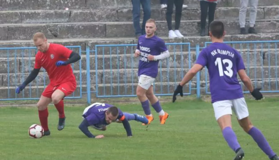 Nogometaši Olimpije (ljubičasti) čekaju rješenje na čelu kluba

