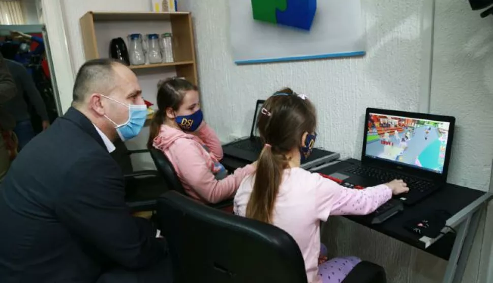 Župan Anušić posjetio je Centar za nestalu i zlostavljanu djecu Osijek