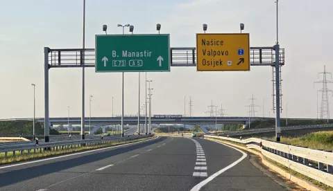 Autocesta slavonika promet prometni znak izlaz osijek ilustracija Srpanj 2024.Mario Mihaljević 