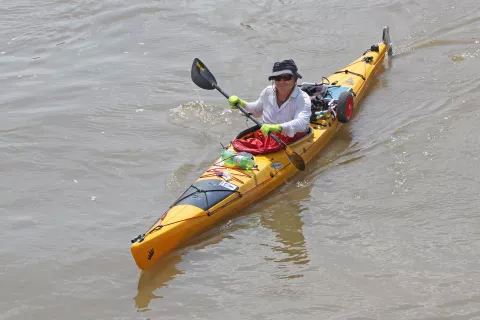 Osijek, 23. 07. 2024, Drava kod Osijeka, cilj na osječkoj Copacabani i kamp kod katakombi. Međunarodna regata Mura - Drava - Dunav.snimio GOJKO MITIĆ