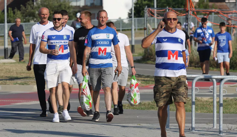 Osijek, 25. 07. 2'24, Opus Arena, Europska konferencijska liga, Drugo kolo kvalifikacija. Utakmica Osijek - FCI Levadia Tallinn. Navijači pred utakmicu.snimio GOJKO MITIĆ