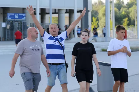 Osijek, 25. 07. 2'24, Opus Arena, Europska konferencijska liga, Drugo kolo kvalifikacija. Utakmica Osijek - FCI Levadia Tallinn. Navijači pred utakmicu.snimio GOJKO MITIĆ