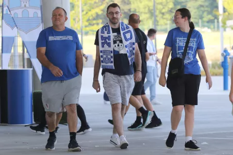 Osijek, 25. 07. 2'24, Opus Arena, Europska konferencijska liga, Drugo kolo kvalifikacija. Utakmica Osijek - FCI Levadia Tallinn. Navijači pred utakmicu.snimio GOJKO MITIĆ