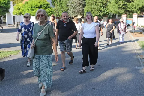 Osijek, 26. 07. 2024, Groblje Sv. Ane, popularno zvano Anino groblje, obilazak groblja s Vladom Pestom.snimio GOJKO MITIĆ