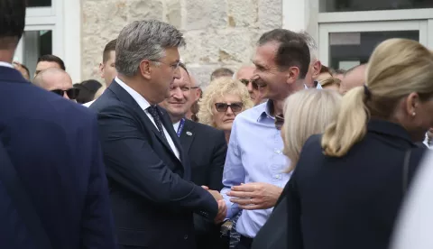 06.08.2023., Sinj - 308. Sinjska alka. Sinjska alka je hrvatska viteska igra. Odrzava se svake godine u nedjelju u prvoj trecini mjeseca kolovoza u Sinju, na godisnjicu pobjede nad turskim osvajacima 14. kolovoza 1715. Na taj dan je 700 hrvatskih vojnika iz Sinja uspjelo odbiti navalu vojske turskog seraskera Mehmed-pase Celica koja je brojala 60.000 vojnika. predsjednik Vlade Andrej Plenkovic, Dragan Primorac Photo: Ivo Cagalj/PIXSELL