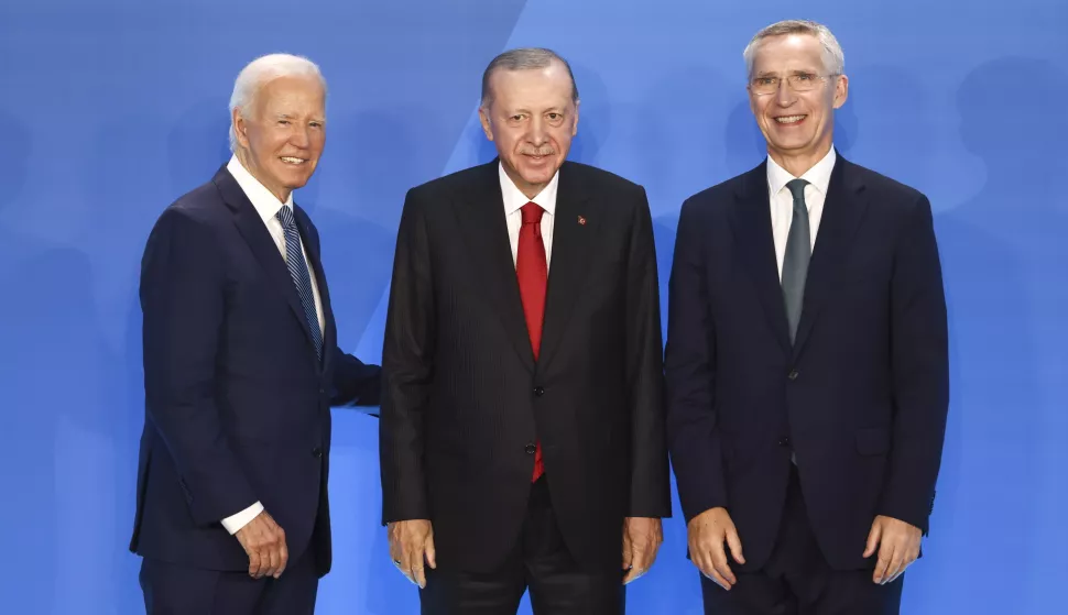 epa11470557 Turkey's President Recep Tayyip Erdogan (C) stands with US President Joe Biden (L) and NATO Secretary General Jens Stoltenberg (R) during the welcome ceremony for NATO's 2024 annual meeting in Washington, DC, USA, 10 July 2024. The 75th Anniversary NATO Summit is taking place in Washington, DC, from 09 to 11 July 2024 and NATO members are using the gathering as an opportunity to project their ongoing support for Ukraine as the country continues to fend off Russian aggression. EPA/JIM LO SCALZO