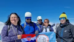 Slavonski planinari PD "Frankopan" osvojili svoj prvi tzv. četiritisućnjak - S +30 u Slavoniji "skoknuli" do planina pod snijegom u Švicarskoj