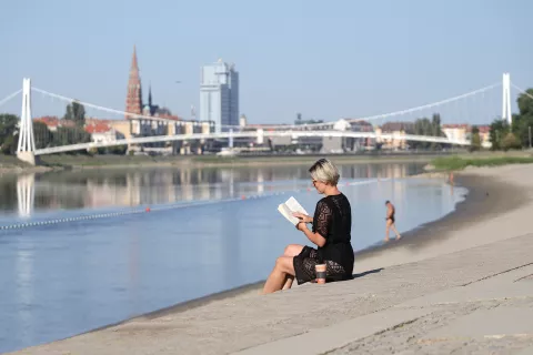 Osijek, 31. 07. 2024., Kopika, Drava, jutro na Dravi, Ivana MedićSNIMIO BRUNO JOBST