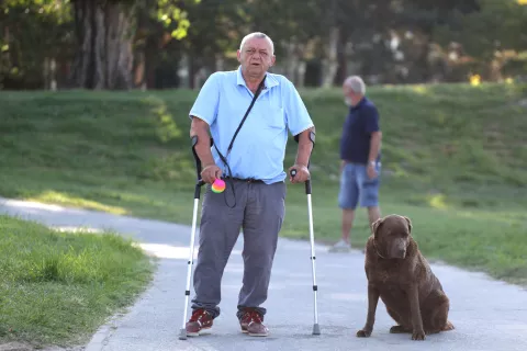 Osijek, 31. 07. 2024, Kopika, Drava, kupanje, jutro na Dravi, plaža, kupači, kupač, Frano Barišić - umirovljenik iz ŠvicarskeSNIMIO BRUNO JOBST