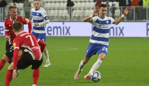 Osijek, 11. 11. 2023, Opus Arena, SuperSport Hrvatska nogometna liga 23/24. Osijek - Lokomotiva. Filip Zivkovic (24).snimio GOJKO MITIĆ