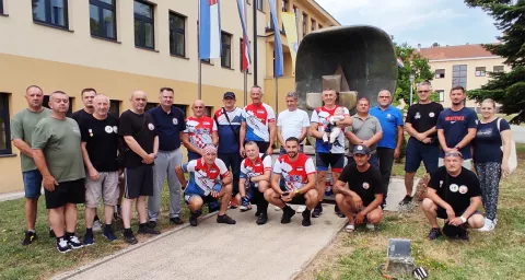 SLATINA, Sudionici biciklističkog maratona "Oluja od Voćina do Knina" odali su počast poginulim hrvatskim braniteljima u Slatini, 02.08.2024., snimio Petar Žarković