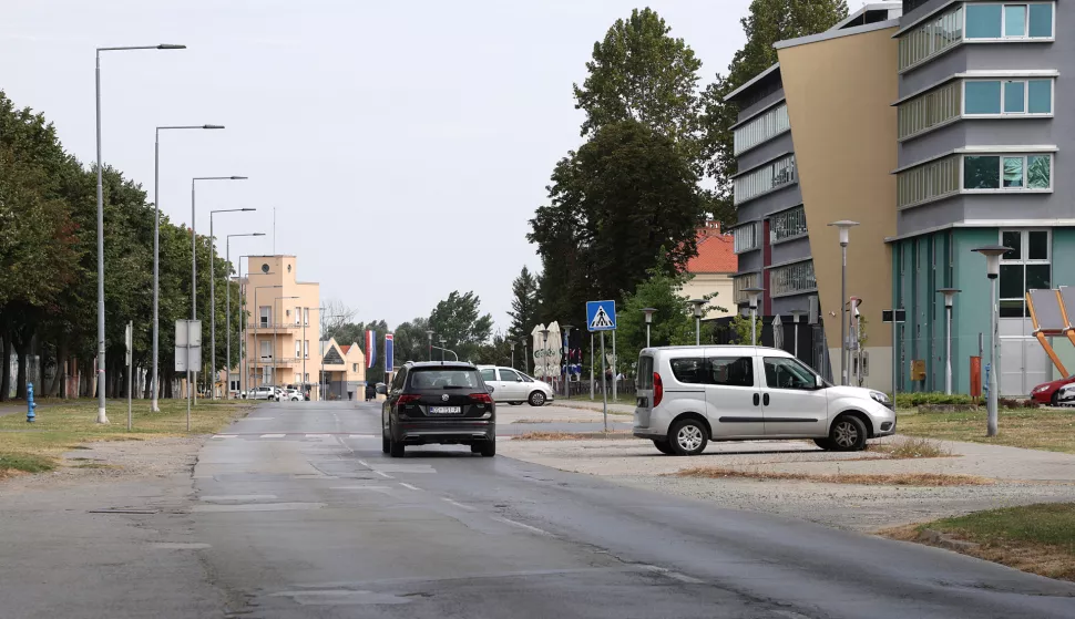 Osijek, 02. 08. 2024., Ulica K. P. Svačića, potez Vukovarska - Cara Hadrijana, Knifer, Kniferova ulicaSNIMIO BRUNO JOBST