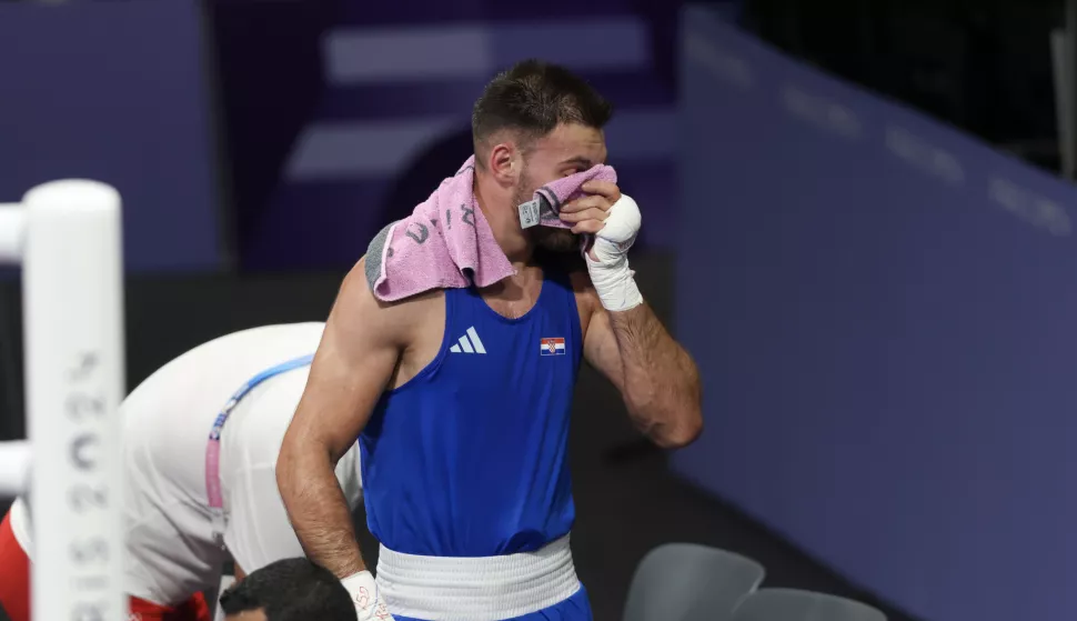 Pariz, 02.08.2024 - Gabrijel Veočić tijekom četvrtfinalnog boksačkog meča u kategoriji do 80 kg protiv Christiana Javiera Pinalesa iz Dominikanske Republike, na Olimpijskim igrama Pariz 2024. foto HINA/ Damir SENČAR/ ds