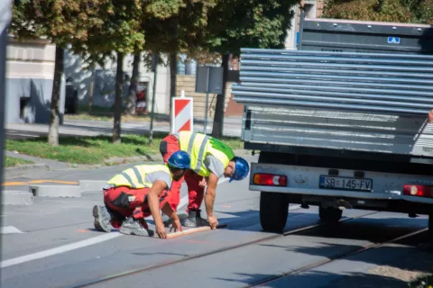 OSIJEK- 05.09.2022., dio Radićeve ulice zatvoren zbog rekonstrukcija na pruzi, istočni dio kolnika zatvoren, slobodnjak, ilustracija.Foto: Andrea Ilakovac