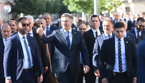 Knin, 05.08.2024 - Proslava Dana pobjede i domovinske zahvalnosti i Dana hrvatskih branitelja te 29. obljetnice vojno-redarstvene operacije Oluja u Kninu. Na slici Andrej Plenkovi? (C).foto HINA/ Mario STRMOTI?/ ik