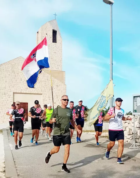 SLATINA, Sudionici maratona "Glasnika istine" Čavoglave - Knin, 05.08.2024., snimila Ivana Novak