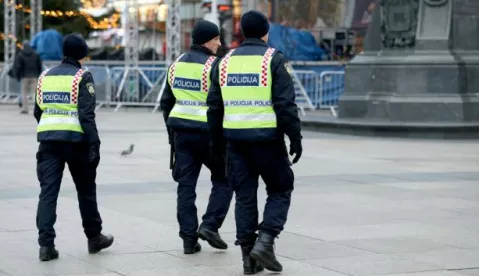 Zagreb: Za vrijeme Adventa povećan je broj policajaca na gradskim ulicama 14.12.2018., Zagreb - Vec od ranog jutra primjetan je pojacan angazman policije na ulicama Zagreba tijekom Adventa. Temeljna, prometna, interventna policija te policajci u civilu brinu se da najmasovnije dogadjanje u gradu prodje bez problema. Photo: Patrik Macek/PIXSELL