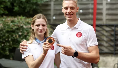 Pariz, 09.08.2024 - Doček taekwondaša Lene Stojković i Marka Golubića u Hrvatskoj kući u Parizu, tijekom Olimpijskih igara Pariz 2024. Na slici Lena Stojković i Marko Golubić.foto HINA/ Damir SENČAR/ ds