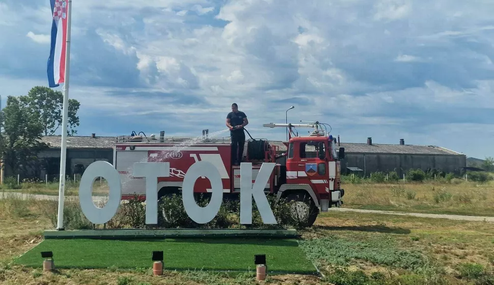 Grad Otok dodjelit će novčane potpore tamošnjim osnovnoškolcima