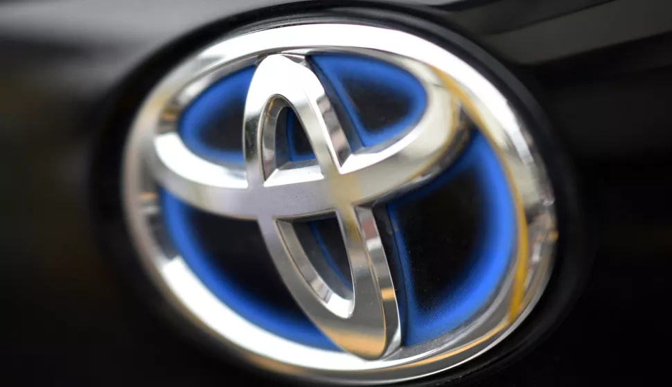 epa07271878 (FILE) - A Toyota Motor logo is seen on a vehicle in Tokyo, Japan, 08 November 2016 (reissued 09 January 2019). Toyota on 09 January 2019 announced it was recalling another 1.7 million vehicles around the world, mostly in the US, over potentially faulty Takata airbag inflators. The recall is part of an ongoing recall campaign announced in 2016 by several carmakers. EPA/FRANCK ROBICHON *** Local Caption *** 53108911