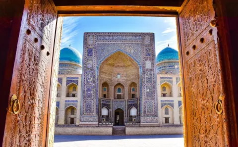 MAGAZIN PEXELSOrnamented Building Facade in UzbekistanAXP Photography