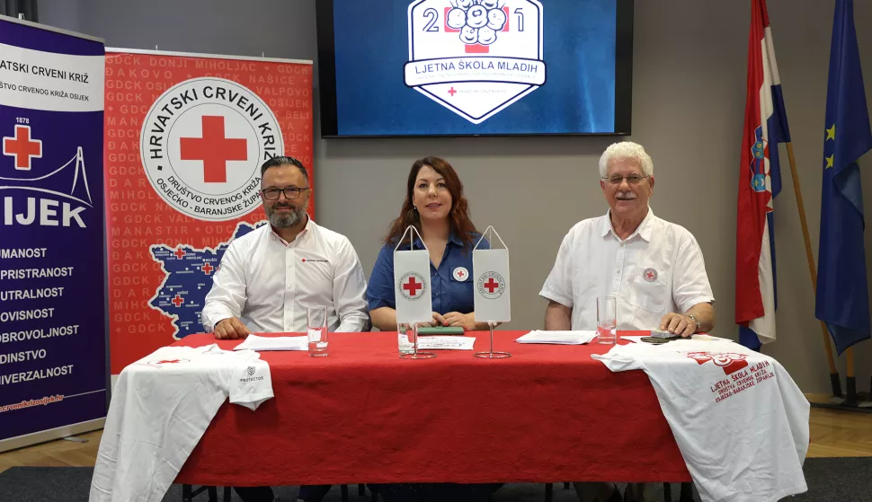 Osijek, 20. 08. 2024., Crveni Križ, ljetna škola mladih, press, Goran Latković, Martina Hećimović, Marko ĐukićSNIMIO BRUNO JOBST