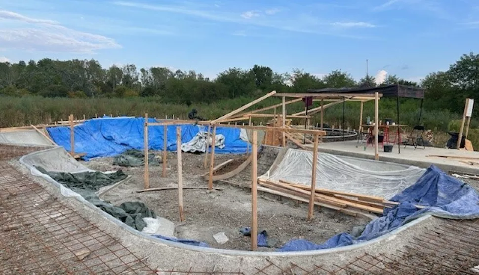 SLAVONSKI BROD - Skate park na Vijušu uskoro će imati nove vozne površine budući da je u tijeku proširenje parka.kolovoz 2024.