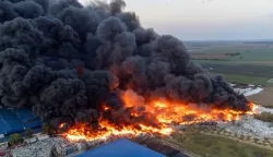 04.10.2022., Osijek - U pogonu osjecke tvrtke "Drava international" kod prigradskog naselja Brijest u srijedu poslije ponoci doslo je do pozara uskladistene plastike na otvorenom prostoru Photo: Borna Jaksic/PIXSELL