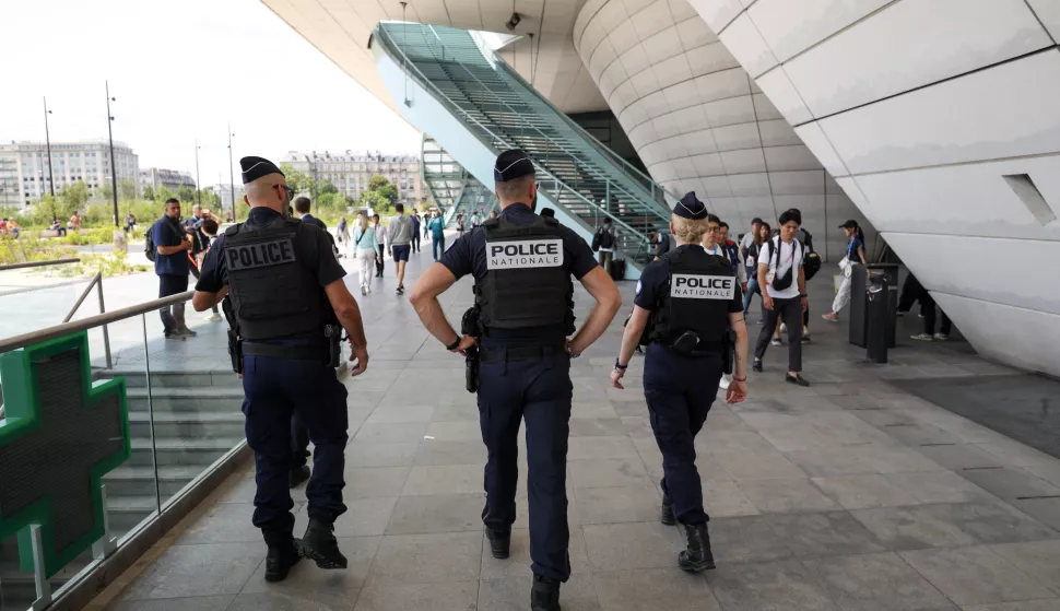 Pariz, 24.07.2024 - Pariz je spreman za Olimpijske igre koje se u glavnom gradu Francuske održavaju od 26.07 - 11.08.2024. Na slici pripadnici francuske policije.foto HINA/ Damir SENČAR/ ds