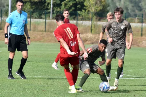 sport...vukovar...24.08.2024.supersport prva nl 24./25. 02. kolo vukovar1991 - zrinski osjecko 1664- 10 gonzalez ruiz robinde jesus i 18 zirdum matko;foto Gordan Panić