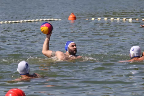 Osijek, 24. 08. 2024, Bajer na Jugu 2. Prvi amaterski vaterpolo turnir: "Vaterpolo na Bajeru".Okupio je deset ekipa. Ljegulje, Sjenjak, Jug 2, Udruga podvodnih sportova Osijek, Atomski mravi, Čuvari Đurđine nevinosti, VK Osijek, Paška Karašica, No Name i Tony Hawk...snimio GOJKO MITIĆ