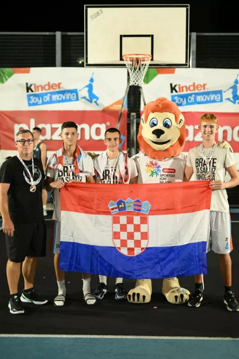 Brončani basketaši iz Donjeg Miholjca