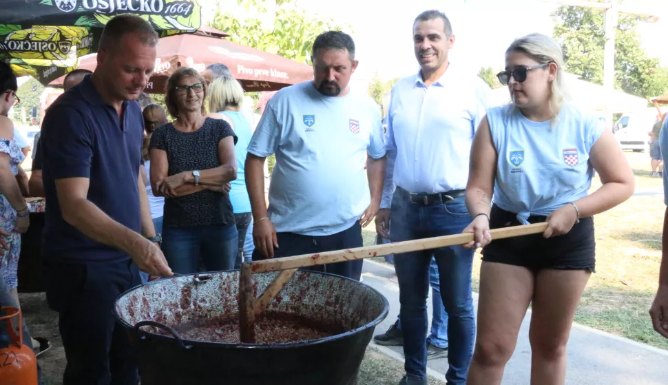 Pekmez je probao i župan Igor Andrović
 