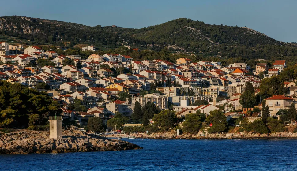 27.07.2024., Hvar - Pogled na grad Hvar u poslijepodnevnim satima. Photo: Zvonimir Barisin/PIXSELL