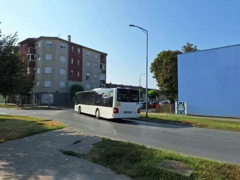 Odrezane bankine kod vrtića i na Đakovštini