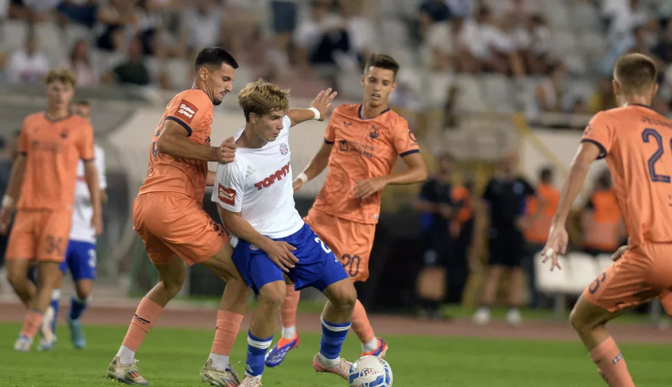 Split, 31.8.2024.- Utakmica 5. kola HNL-a Hajduk - Osijek na stadionu Poljud. foto HINA/ Mario STRMOTI?/ ua