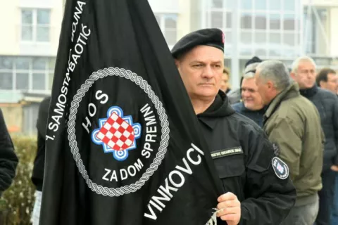 slavonija...vinkovci...01.03.2023.31. obljetnica pogibije pripadnika 1. samostalne bojne "marijan baotic" hos-a vinkovci obiljezena polaganjem vijenaca kod spomenika hrvatskim braniteljima u lovreticevoj ulici;foto Gordan Panić