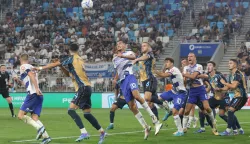 Osijek, 24. 08. 2024, Opus Arena, SuperSport HNL 24/25. nogomet, Osijek - Rijeka. Emin Hasić (33). Lima Barros Pedro (10) i Darko Nejašmić (6).snimio GOJKO MITIĆ