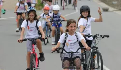 Osijek, 03. 07. 2024, Promenada, uz Dravu. Djeca iz Osjeckih osnovih skola u organizaciji Skolskog sportskog saveza OBZ, na sportskim praznicima koji traju od 24. lipnja od 12 srpanja, organizhira za u?enike razne sportske aktivnostina 94 lokacije u cijeloj RH.snimio GOJKO MITIĆ