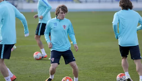 snimio Davor KIBEL,Osijek, 22.03.2016. Stadion Gradski vrt, trening Hrvatska nogometna reprezentacija, Alen Halilović