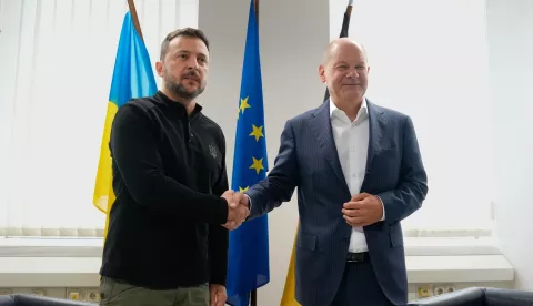 epa11589212 German Chancellor Olaf Scholz (R) meets Ukraine's President Volodymyr Zelensky for a bilateral talk at Frankfurt Airport, in Frankfurt am Main, Germany, 06 September 2024. Zelensky met with the German chancellor after attending the seventh meeting of the Ukraine Defense Contact Group (UDCG) at the US Air Base in Ramstein, Germany. EPA/JENS KRICK/POOL