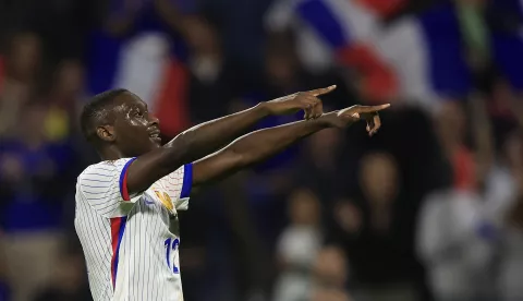 epa11595037 Randal Kolo Muani of France reacts after scoring the 1-0 lead during the UEFA Nations League group B soccer match between France and Belgium in Lyon, France, 09 September 2024. EPA/GUILLAUME HORCAJUELO