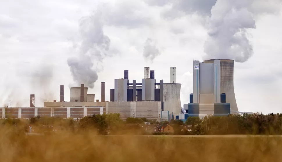 The Niederaussem power plant from RWE. Niederaussem, July 19, 2020 | usage worldwide