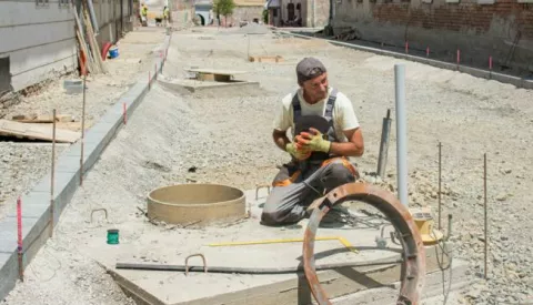 OSIJEK- 02.07.2021., Tvrda, obnova Tvrde, radovi u Tvrdji u Fakultetskoj ulici, Vjekoslava Jagica, Franje Kuhaca i Franjevackoj ulici, projekt Tvrdja, rekonstrukcija komunalne infrastrukture u osjeckoj Tvrdji, poplocavanje..FotoAndrea Ilakovac.