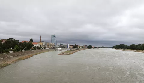 Osiiejk, 13. 09. 2024., Drava, vodostaj, vodostaj, rijeka DravaSNIMIO BRUNO JOBST