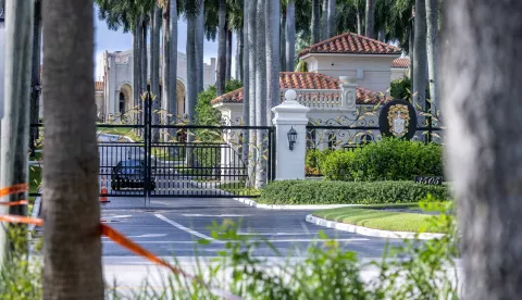 epa11606766 The entrance of the Trump International Golf Club in West Palm Beach, Florida, USA, on 15 September 2024, where gunshots were reported. According to the FBI, they are following an investigation of what appears to be an attempted assassination of Former President Donald Trump. Palm Beach County Sheriff Ric Bradshaw said the US Secret Service agents found a man pointing an AK-style rifle with a scope into the club as Trump was on the course. EPA/CRISTOBAL HERRERA-ULASHKEVICH